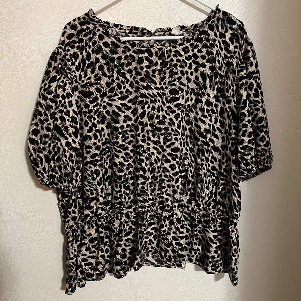 CATO Classic Leopard Print Peplum Blouse with Puff Sleeves Black‎ Tan Wms 26/28W